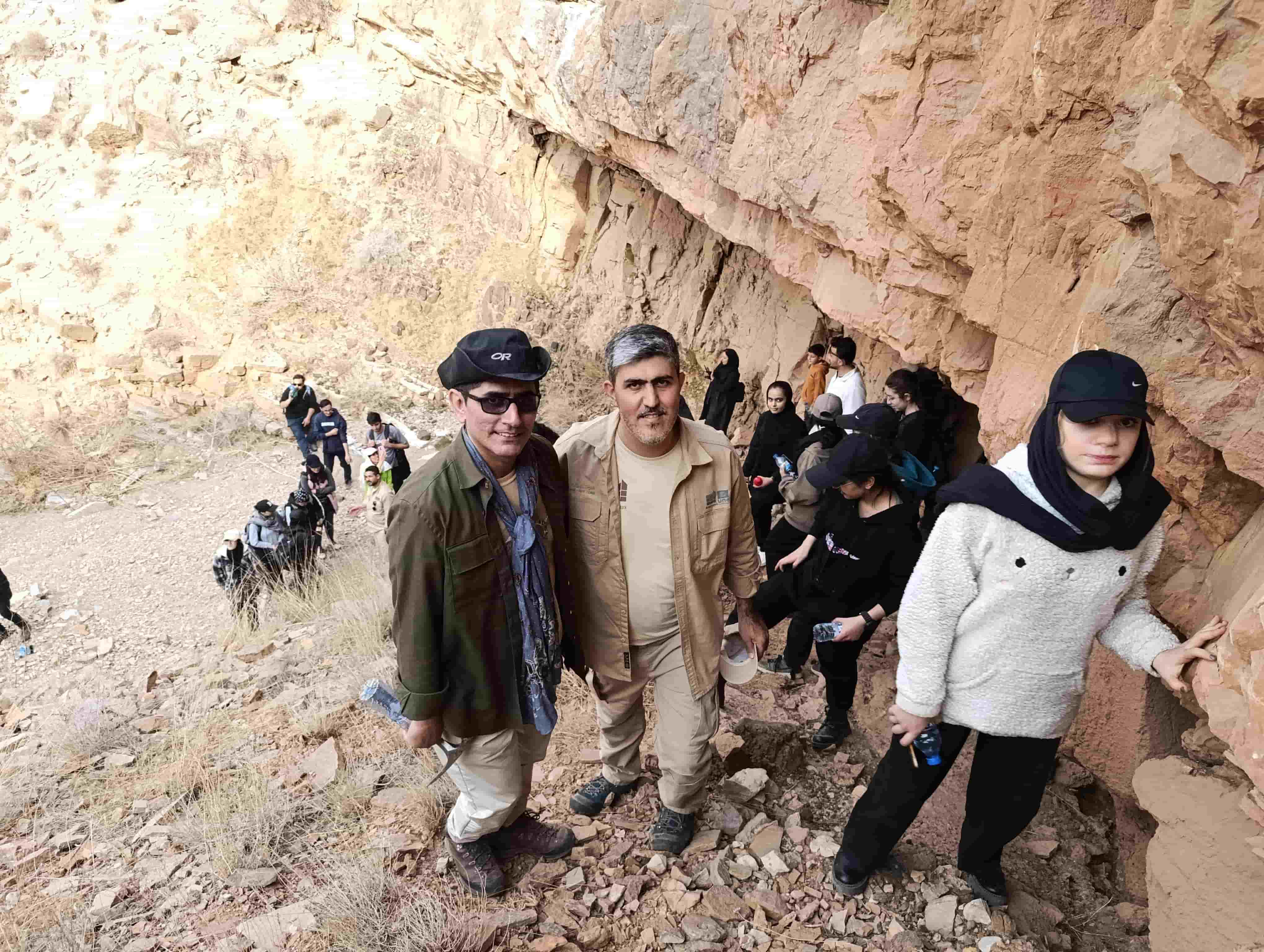 بازدید دانشجویان رشته زمین‌شناسی دانشگاه تبریز از ژئوسابت‌های ژئوپارک جهانی یونسکو ارس